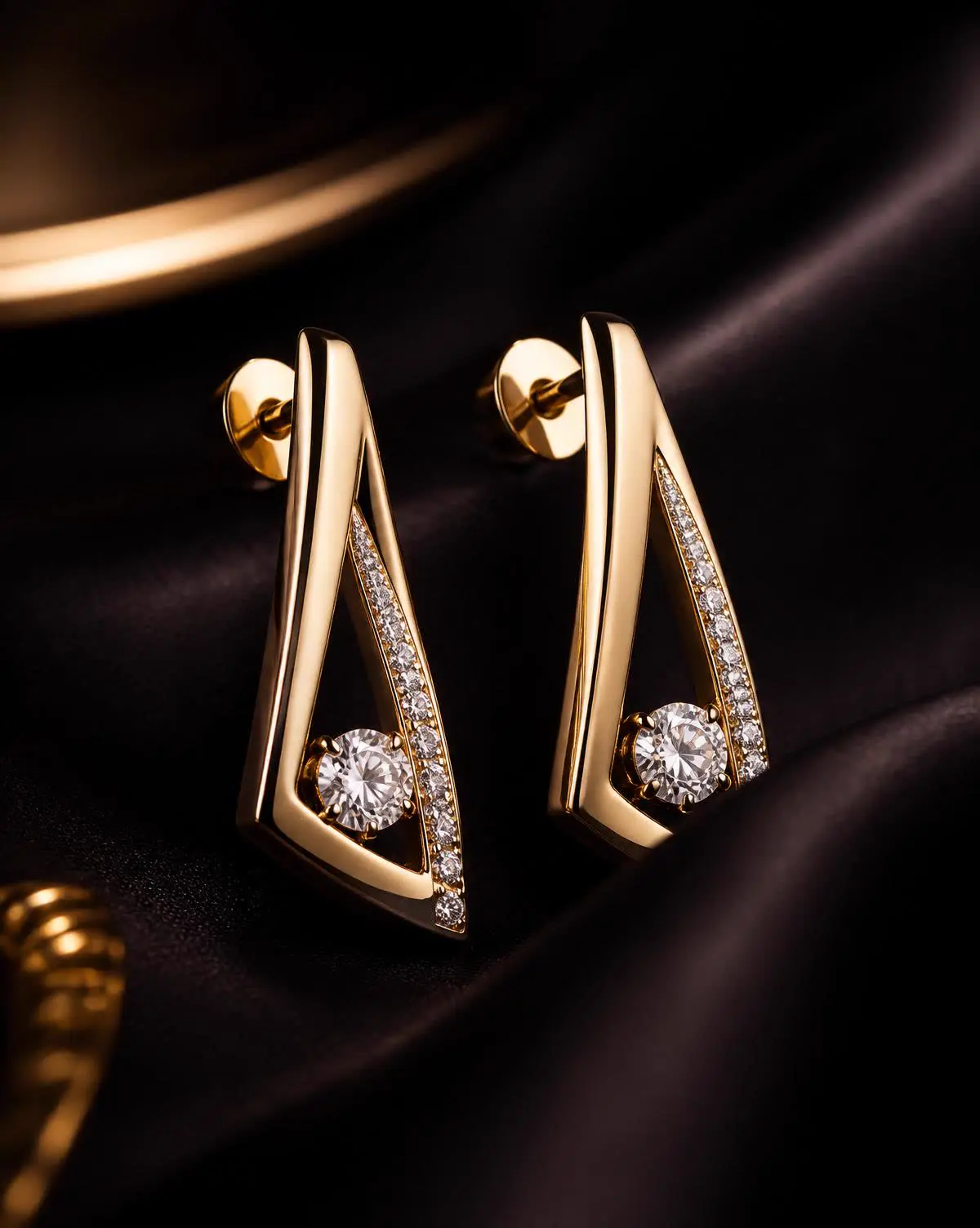 Ziva gold jewellery — lightweight hallmarked designs for everyday wear